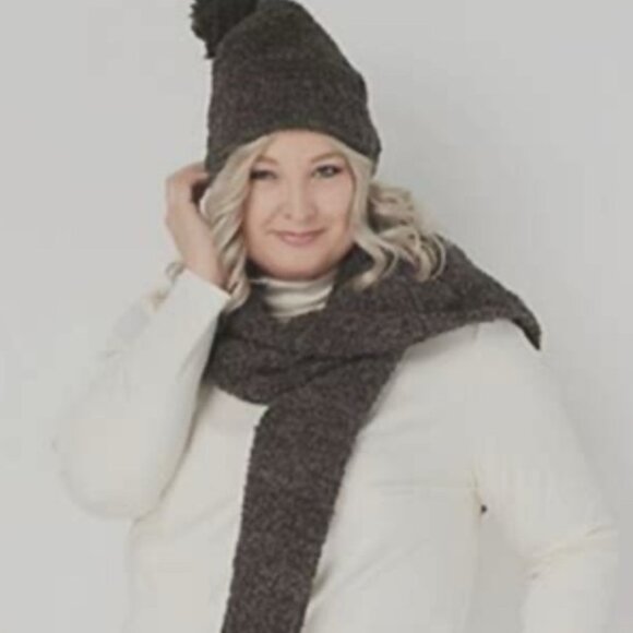 Barefoot Dreams Accessories - Barefoot Dreams Cozy Chic Pom Pom Beanie & Scarf Set Espresso Cocoa